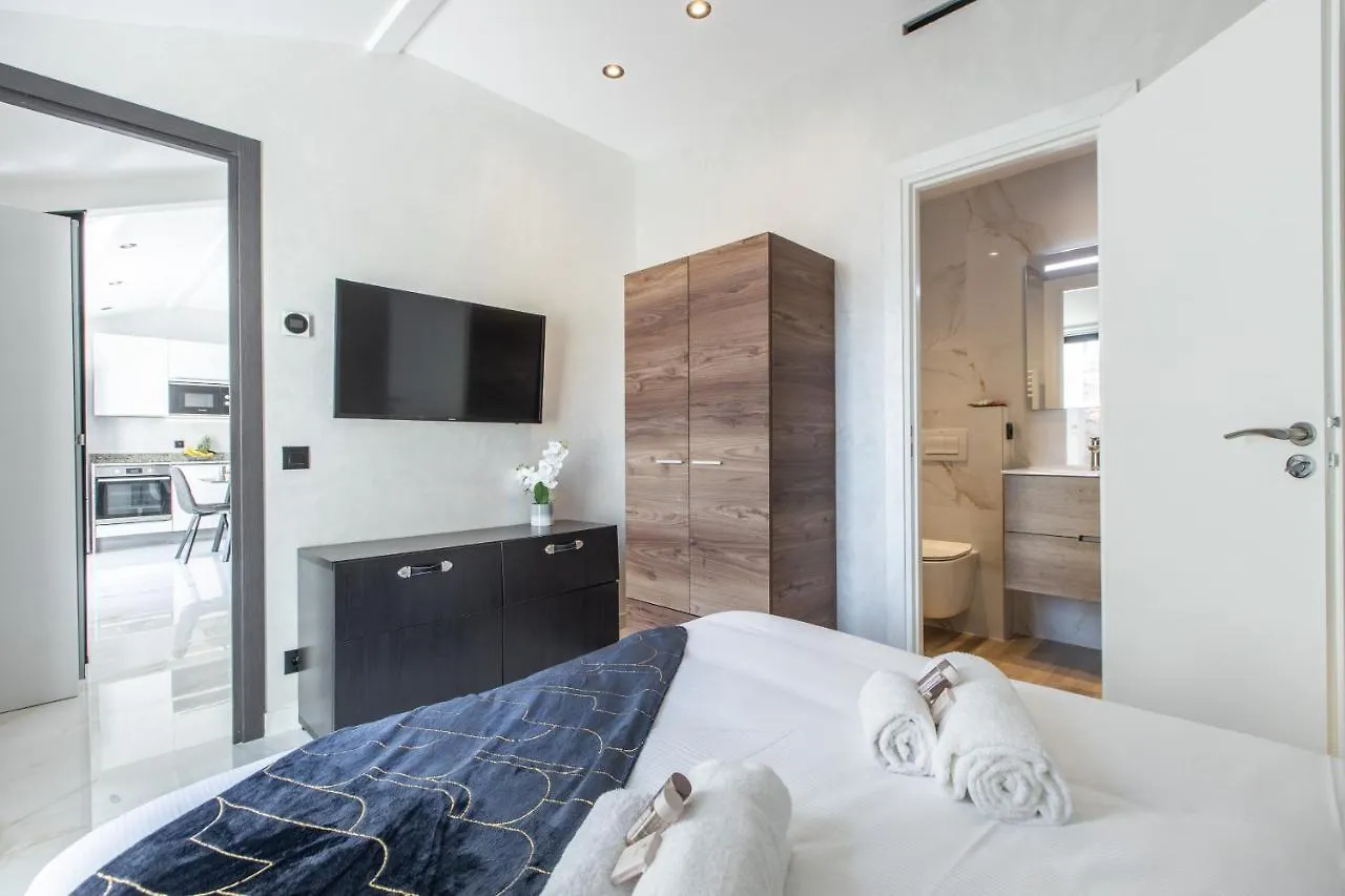 Residence Topaze - Central - Luxurious - 50M Croisette Palais - Lra Cannes 0*,  France